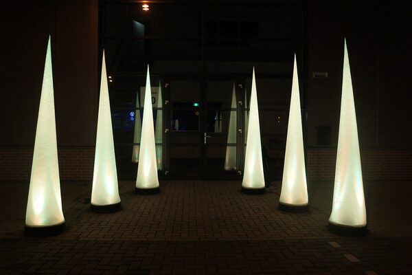 Compre airdancer leves em forma de cone de 2,5 m online agora na JB Promotions Portugal. Disponível em versões padrão e em todas as formas e cores concebíveis