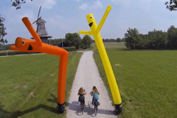 Skytube en Skydancer video van JB Inflatables