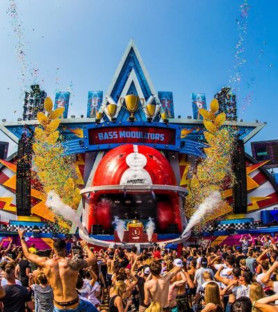 JB Promotions van JB Inflatables; De maatwerk specialist voor opblaasbare podia, reclame artikelen en promotiematerialen op maat gemaakt