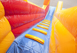 Compre um escorregador inflável espetacular com o tema do palhaço e estampas divertidas para as crianças. Ordene escorregadores infláveis ​​agora online em JB Insuflaveis Portugal