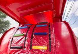 Compre uma pista de obstáculo inflável de 8 metros com objetos 3D com tema de fogo para crianças. Ordene pistas de obstáculos infláveis ​​agora online em JB Insuflaveis Portugal