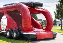 Ordene uma pista de obstáculo no corpo de bombeiros para crianças. Compre cursos de pistas infláveis ​​online agora na JB Insuflaveis Portugal