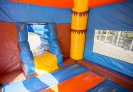 Compre um castelo insuflável multiuso com tema de pirata e um teto do mundo marinho para crianças no JB Insufláveis Portugal. Encomende castelos insufláveis ​​online na JB Insufláveis Portugal