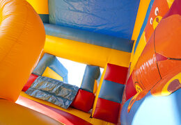 Encomende o castelo insuflável multiuso no tema macaco com uma impressionante figura 3D no topo para as crianças. Compre castelos insufláveis ​​online na JB Insufláveis Portugal