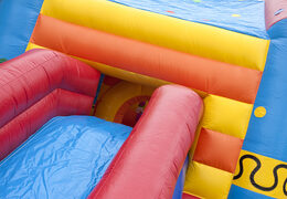 Compre um coberto castelo insuflável com um objeto 3D no telhado na JB Insufláveis Portugal. Encomende castelos insufláveis  ​​online na JB Insufláveis Portugal