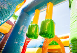 Castelo insuflável de conto de fadas com escorregador para crianças. Compre castelos ​​insufláveis ​​online na JB Insufláveis ​​Portugal