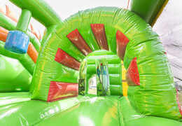 Ordene um castelo insuflável multijogador médio com tema de gorila safari com escorregador para crianças. Compre castelos ​​insufláveis ​​online na JB Insufláveis ​​Portugal