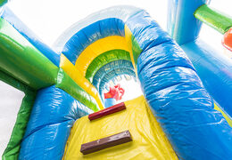 Castelo insuflável multiplay do mundo marinho com um slide, objetos divertidos na superfície de salto e objetos 3D impressionantes para as crianças. Compre castelos ​​insufláveis ​​online na JB Insufláveis ​​Portugal