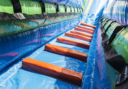 Compre um escorregador inflável com tema de surfe espetacular com estampas divertidas para as crianças. Ordene escorregadores infláveis ​​agora online em JB Insuflaveis Portugal