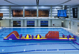 Compre um exclusivo curso de assalto XL de aventura inflável de 17 metros de comprimento com vários objetos emocionantes para jovens e idosos. Encomende jogos de sinuca infláveis ​​agora online na JB Insuflaveis Portugal