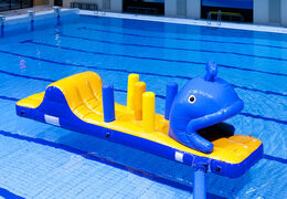 Deslize a corrida de baleias com obstáculos 3D divertidos para jovens e idosos. Compre cursos de obstáculos infláveis ​​online agora na JB Insuflaveis Portugal