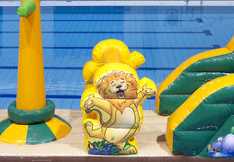 Compre um navio inflável legal no tema safari para jovens e idosos. Encomende atrações aquáticas infláveis ​​agora online na JB Insuflaveis Portugal