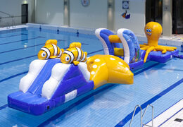 Encomende o curso de assalto inflável do mundo subaquático com objetos 3D divertidos para jovens e idosos. Compre cursos de obstáculos infláveis ​​online agora na JB Insuflaveis Portugal