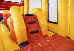 Ordene uma pista de obstáculo modular de 19 metros no tema padrão com objetos 3D apropriados para crianças. Compre pistas de obstáculos infláveis ​​online agora na JB Insuflaveis Portugal