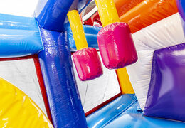 Encomende um castelo insuflável no tema flamingo com um escorregador para crianças. Compre castelos insufláveis ​​​​online na JB Insufláveis ​​Portugal