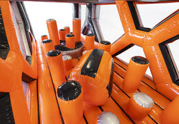 Encomende a pista de obstáculos inflável modular gigante Pillar Dodger de 40 peças para crianças. Compre cursos de obstáculos infláveis ​​online agora na JB Insuflaveis Portugal