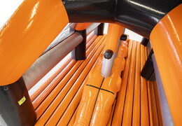 Compre uma pista de obstáculos inflável giga modular Edge Walker de 40 peças para crianças. Encomende cursos de obstáculos infláveis ​​online agora na JB Insuflaveis Portugal