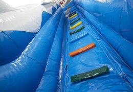 Compre um escorregador inflável com tema de tubarão espetacular, com estampas divertidas e objetos 3D para crianças. Ordene escorregadores infláveis ​​agora online em JB Insuflaveis Portugal