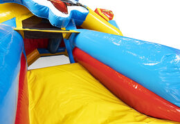 Castelo insuflável de combinação de slides com tema de super-heróis para crianças à venda. Encomende castelos insufláveis ​​com escorregadores agora na JB Insufláveis ​​Portugal