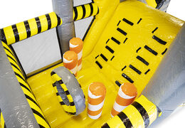 Compre uma pista de obstáculo inflável de 9 metros com objetos 3D temáticos pesados ​​para crianças. Ordene pistas de obstáculos infláveis ​​agora online em JB Insuflaveis Portugal