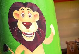 Compre um castelo insuflável midi multifun na selva com um telhado e um teto para as crianças. Compre castelos insufláveis ​​online na JB Insufláveis ​​Portugal