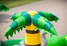 Multiplay playzone selva castelo insuflável com bolas de plástico e objetos 3D para crianças. Compre castelos insufláveis ​​online na JB Insufláveis Portugal