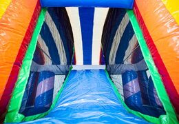 Compre um castelo insuflável multijogador de unicórnio interno com um escorregador e objetos 3D para crianças. Encomende castelos insufláveis ​​online na JB Insufláveis ​​Portugal