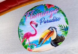 Encomende um castelo insuflável multijogador interno com tema flamingo para crianças na  JB Insufláveis ​​Portugal. Compre castelos insufláveis online na  JB Insufláveis ​​Portugal