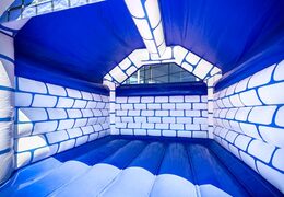 Compre castelo insuflável ​​de castelo azul padrão com um tema de cavaleiro para crianças. Compre castelos insufláveis ​​online na JB Insufláveis ​​Portugal