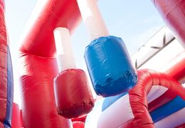 Compre castelo insuflável multijogador médio com tema carro de fogo com escorregador para crianças. Encomende castelos insufláveis ​​online na JB Insufláveis ​​Portugal