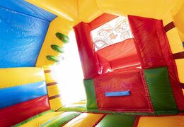 Opblaasbaar luchtkussen in amazon safari thema met glijbaan voor kinderen bestellen 