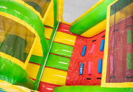 Compre agora sua pista de obstáculos inflável de 13 metro com tema Dinossauro para crianças. Ordene pistas de obstáculos infláveis ​​agora online em JB Insuflaveis Portugal