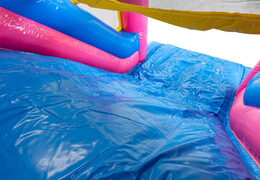 Compre agora sua pista de obstáculos inflável de 13 metro com tema flamingo  para crianças. Ordene pistas de obstáculos infláveis ​​agora online em JB Insuflaveis Portugal