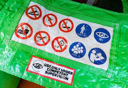 Compre Mini Castelo Insuflável Multiplay insuflável no tema Leão para crianças. Castelos insufláveis ​​à venda na JB Insuflaveis Portugal