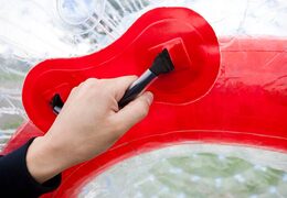 Punho na bola inflável