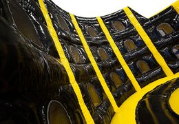 Compre jogo de gladiadores nas cores amarelo e preto