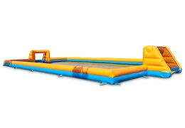 Amarelo marcante com embarque de futebol azul