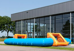 Obtenha online matraquilhos insufláveis ​​azul-laranja com sistema deslizante de embarque exclusivo. Encomende matraquilhos insufláveis ​​em JB Inflatables Holanda