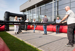 Compre um jogo de matraquilhos preto vermelho com exclusivo sistema deslizante de embarque sem fundo para crianças.