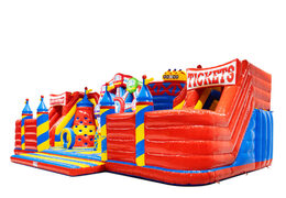 Lado do Slideworld rollercoaster com roda-gigante e bilhetes