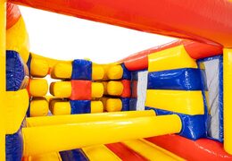 Interior do módulo de percurso de obstáculos para personalizar na JB