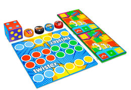 Conjunto de jogos colorido na parte de trás do Softplay no tema de quadrinhos