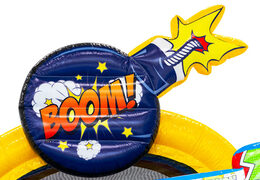 Figura em 3D no castelo inflável Dubbelslide, tema de quadrinhos com bomba de desenho animadoFigura em 3D no castelo inflável Dubbelslide, tema de quadrinhos com bomba de desenho animado