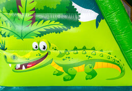 Ilustração de um crocodilo na selva no módulo de obstáculos base jump