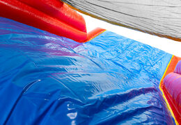 Pista de obstáculos inflável com gráficos de quadrinhos arrojados