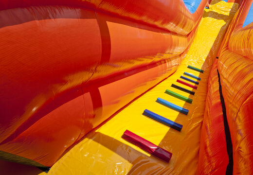 Tobogán inflable con temática de playa con piscina de chapoteo, impresionante objeto 3D, colores frescos y obstáculos 3D para niños. Ordene toboganes inflables ahora en línea en JB Insuflaveis Portugal