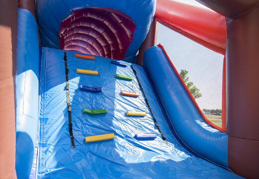 Ordene uma pista de obstáculo inflável com tema de tubarão com 7 elementos de jogo e objetos coloridos para crianças. Compre pistas de obstáculos infláveis ​​online agora na JB Insuflaveis Portugal