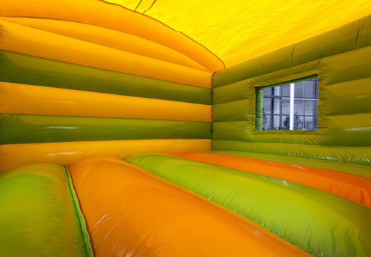 Compre um castelo insuflável multijogador com um slide para crianças no JB Insufláveis Portugal. Encomende castelos insufláveis online agora na JB Insufláveis Portugal