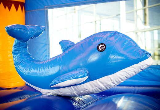 Compre um castelo insuflável super maxifun interno em cores brilhantes e divertidas figuras 3D temáticas de praia para crianças. Encomende castelos insufláveis ​​online na JB Insufláveis Portugal