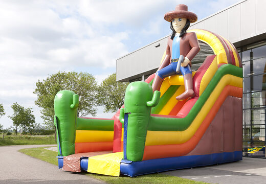 Grande escorregador inflável multifuncional com tema de praia com piscina, objeto 3D impressionante, cores frescas e obstáculos 3D para crianças. Ordene escorregadores infláveis ​​agora online em JB Insuflaveis Portugal